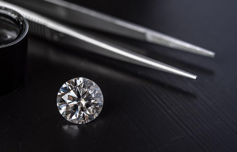 Diamant avant fabrication d'un bijou
